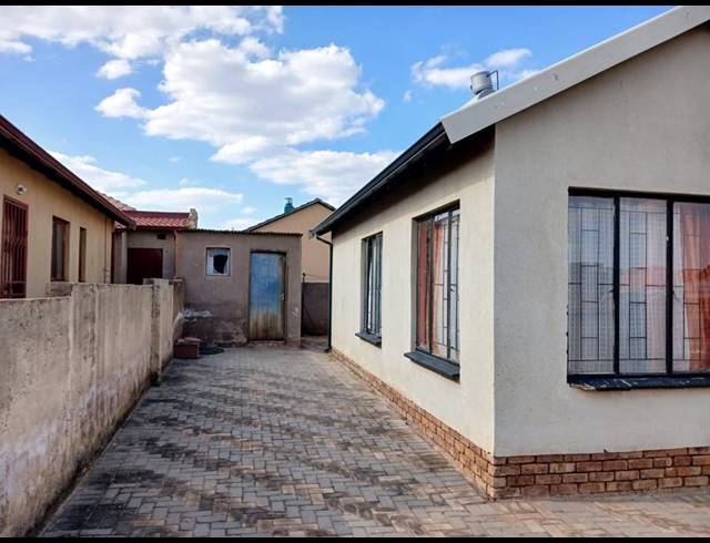 0 BEDROOM HOUSE FOR SALE IN SOSHANGUVE VV